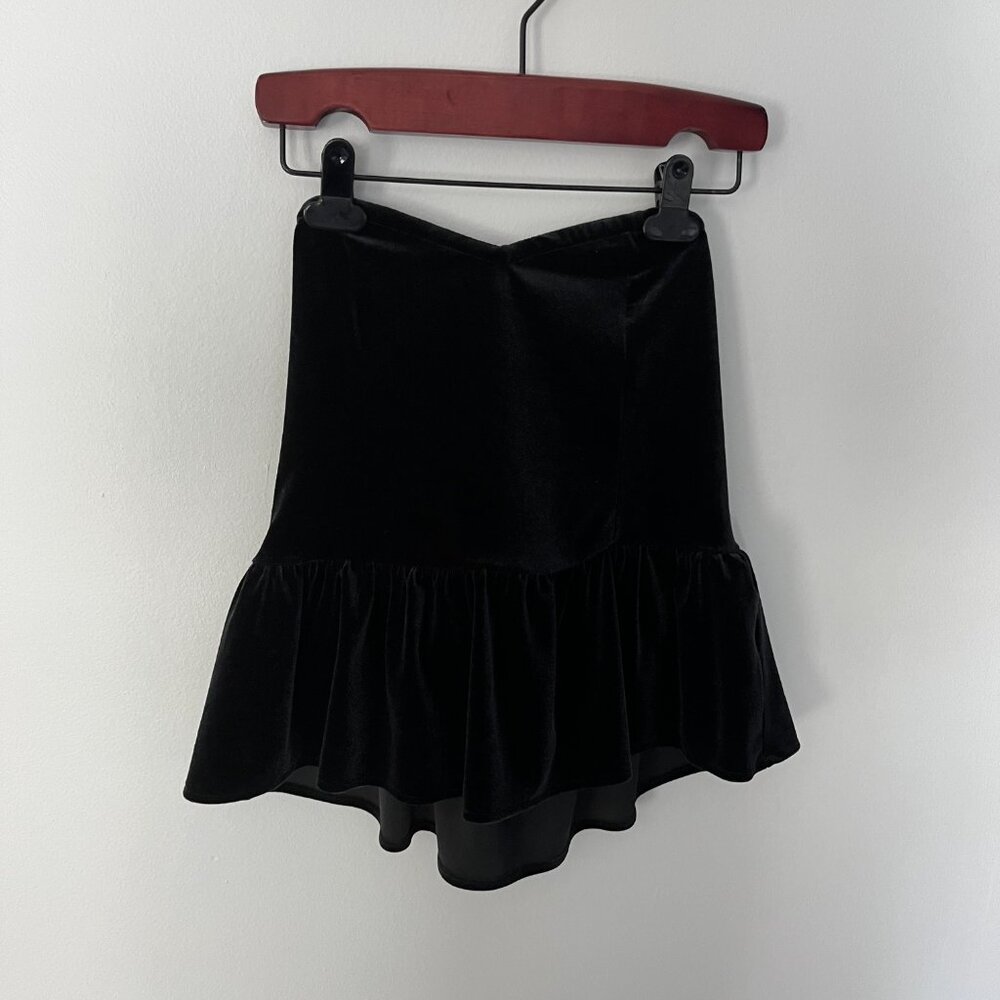 Urban Strapless Velvet top